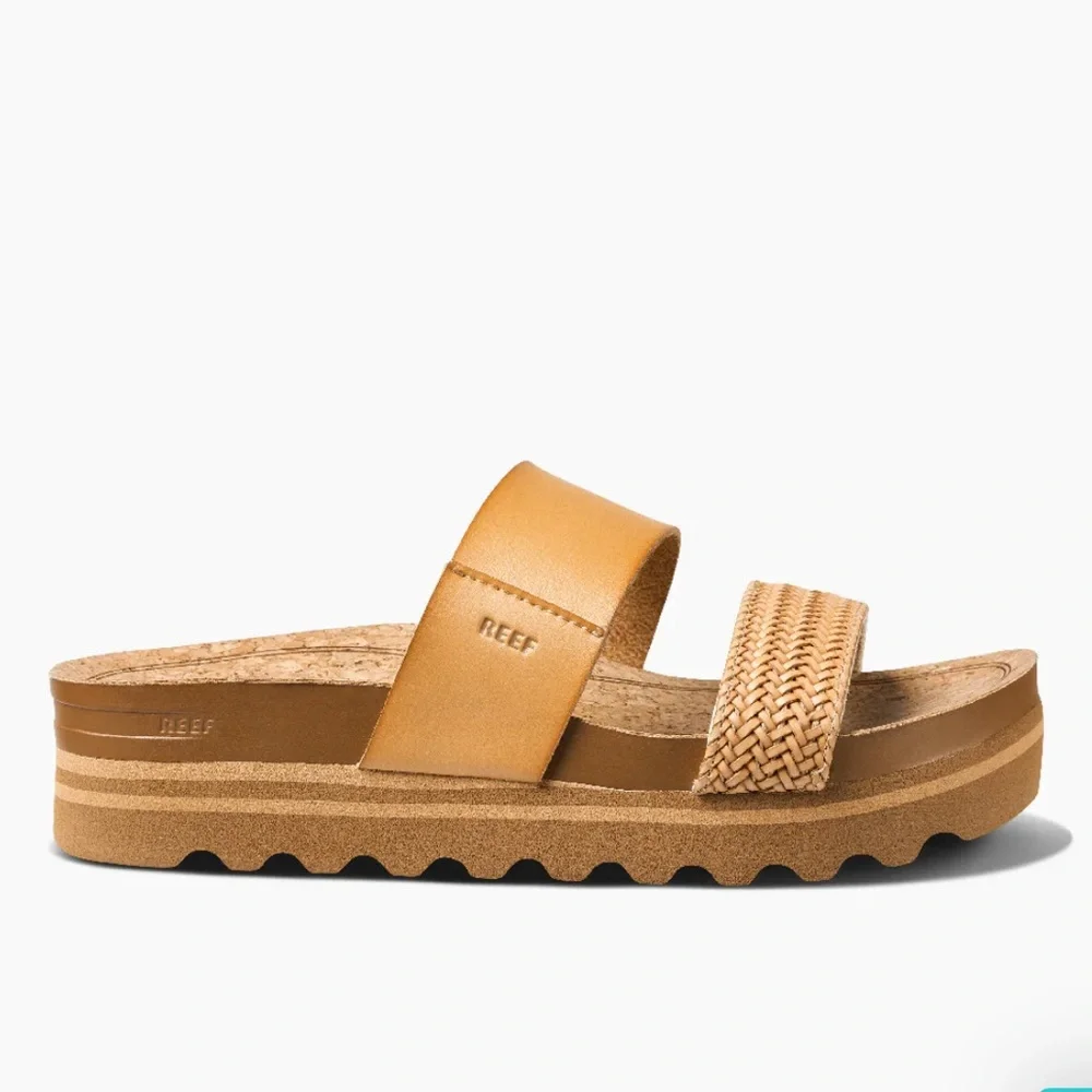 Reef’s CUSHION VISTA HI‎ Women’s Sandals Natural Braid 8 NWT in packaging